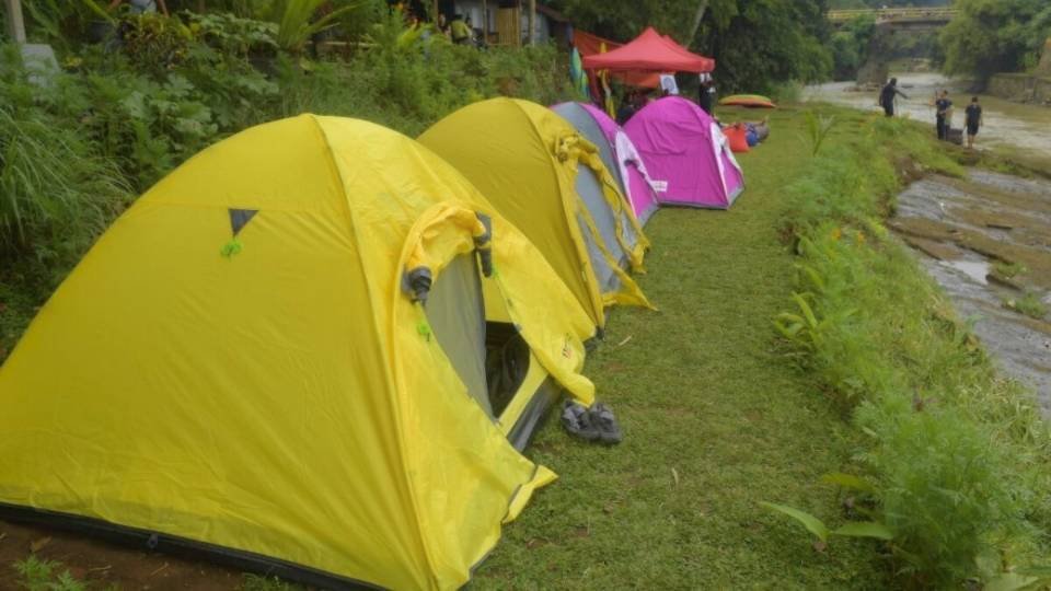Private riverside camp di bogor Rekomendasi Camping aman dan nyaman di bogor